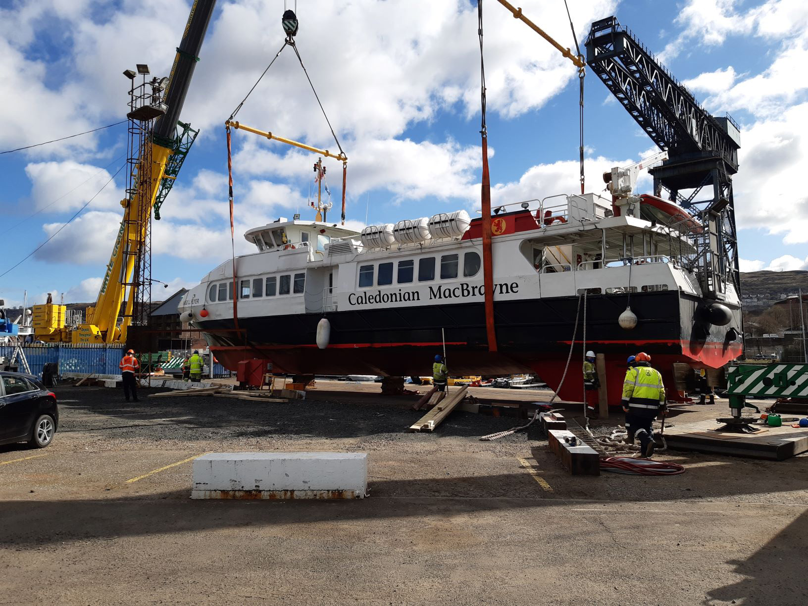 Ferries - single vessel Dunoon service to continue