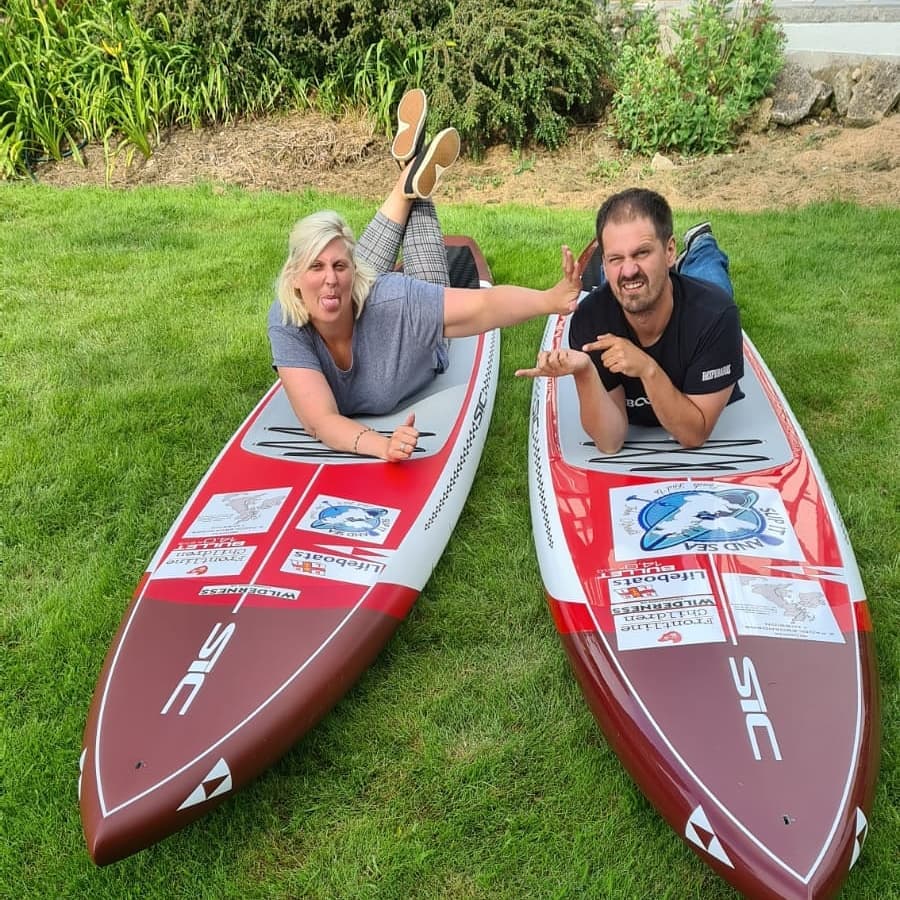 Pair paddleboaring around Britain to visit Bute