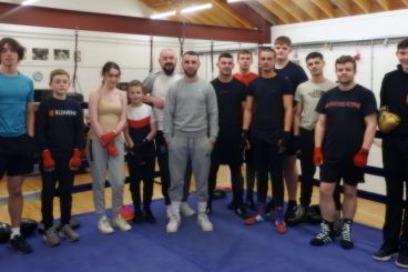 Commonwealth champion trains with local boxers