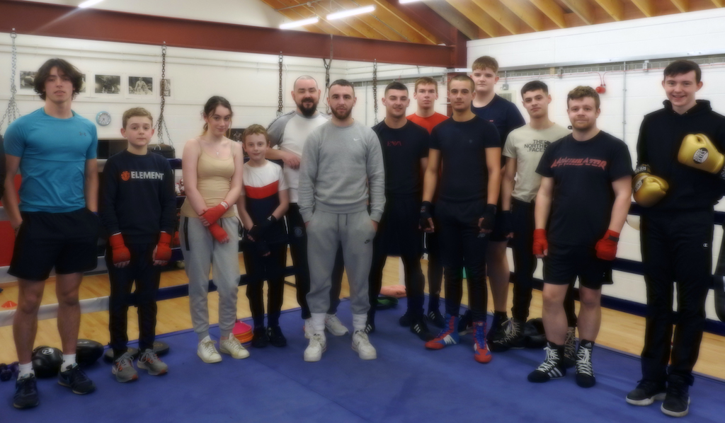 Commonwealth champion trains with local boxers